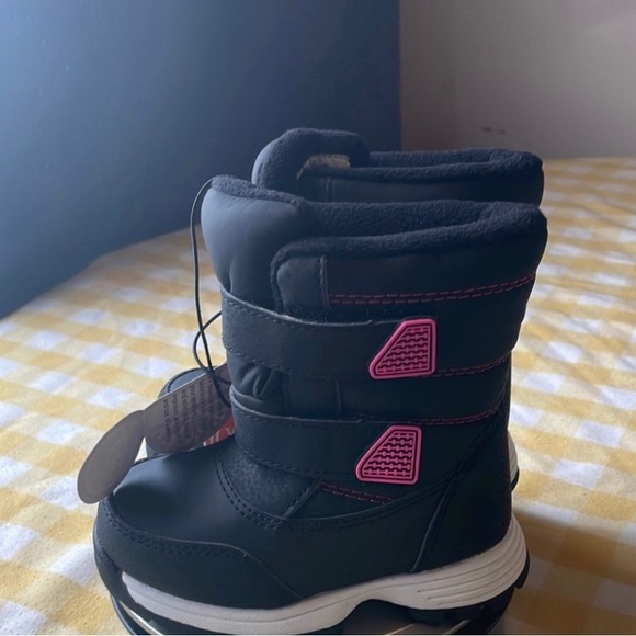 Snow boots size 1 - Picture 5 of 5